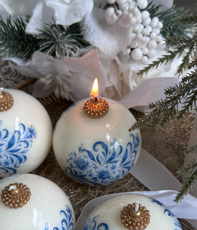 Vintage style candle in a gift box with a ribbon