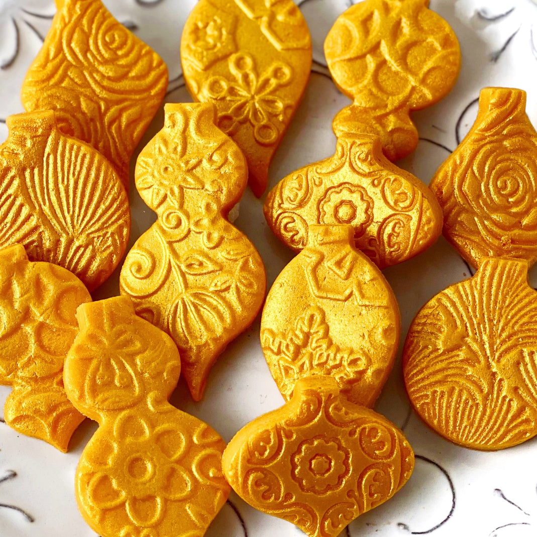 luxe gold christmas ornaments