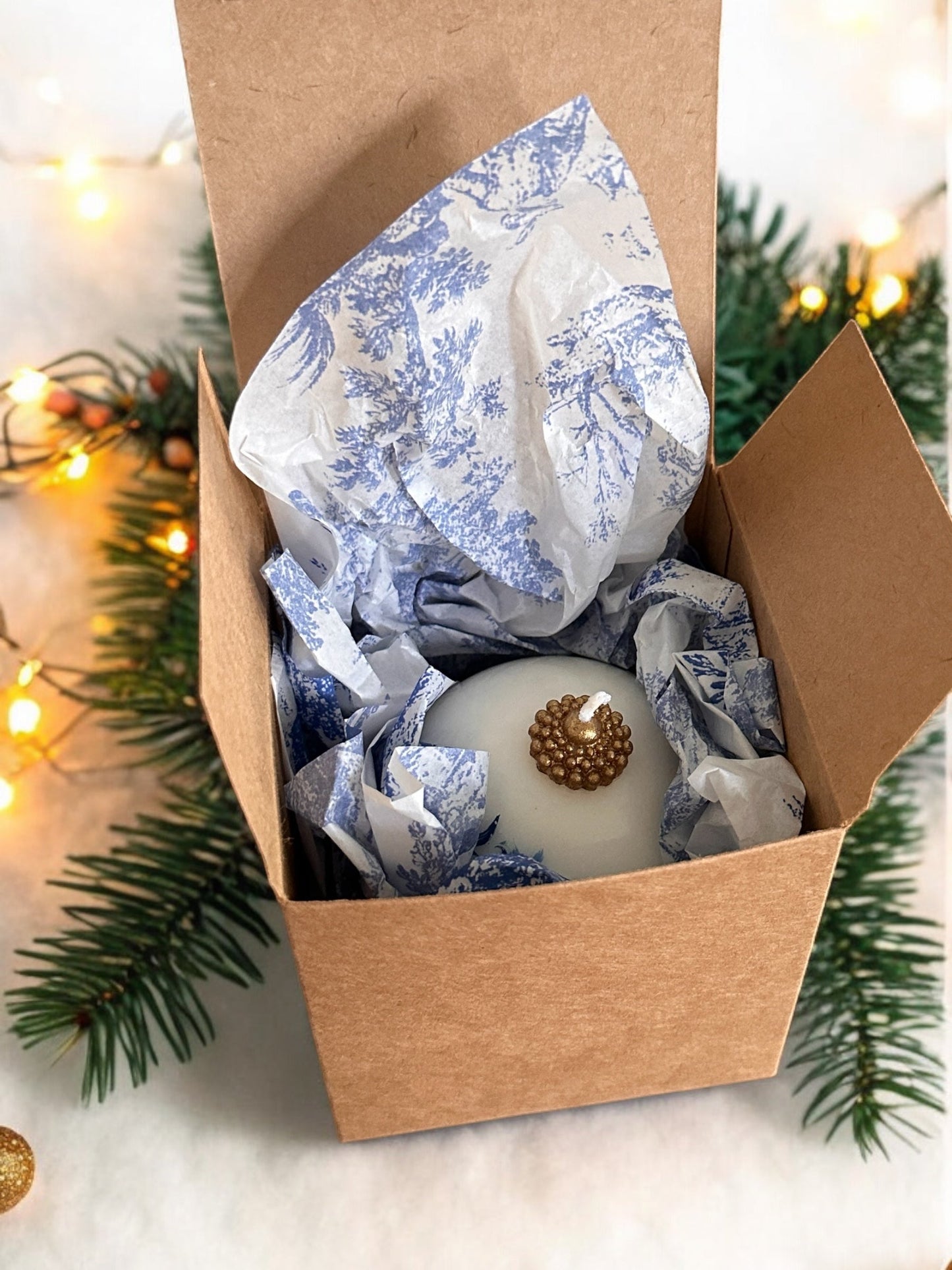 Vintage style candle in a gift box with a ribbon