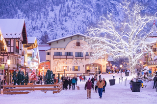 Your Guide to the Top Christmas Towns to Visit This Holiday Season