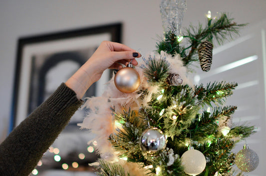 Real vs. Artificial Christmas Tree: What’s Right for You?