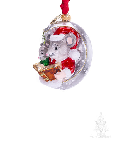 Vaillancourt Jingle Balls™ Christmas Mouse at Story Time